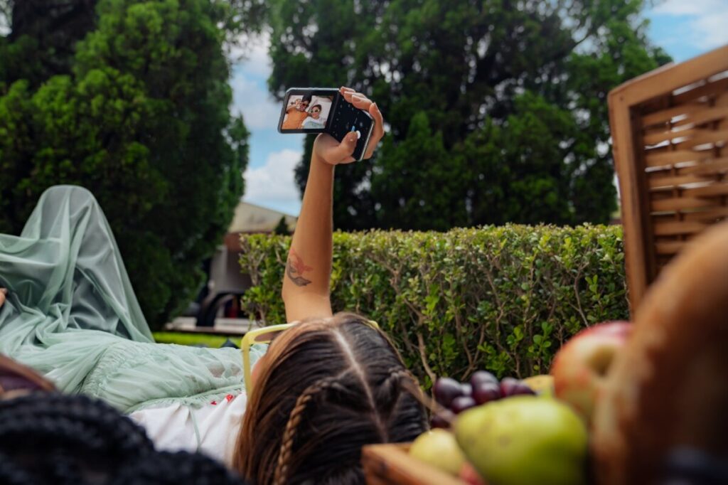 motorola razr 40 ultra byCraft sRGB 40